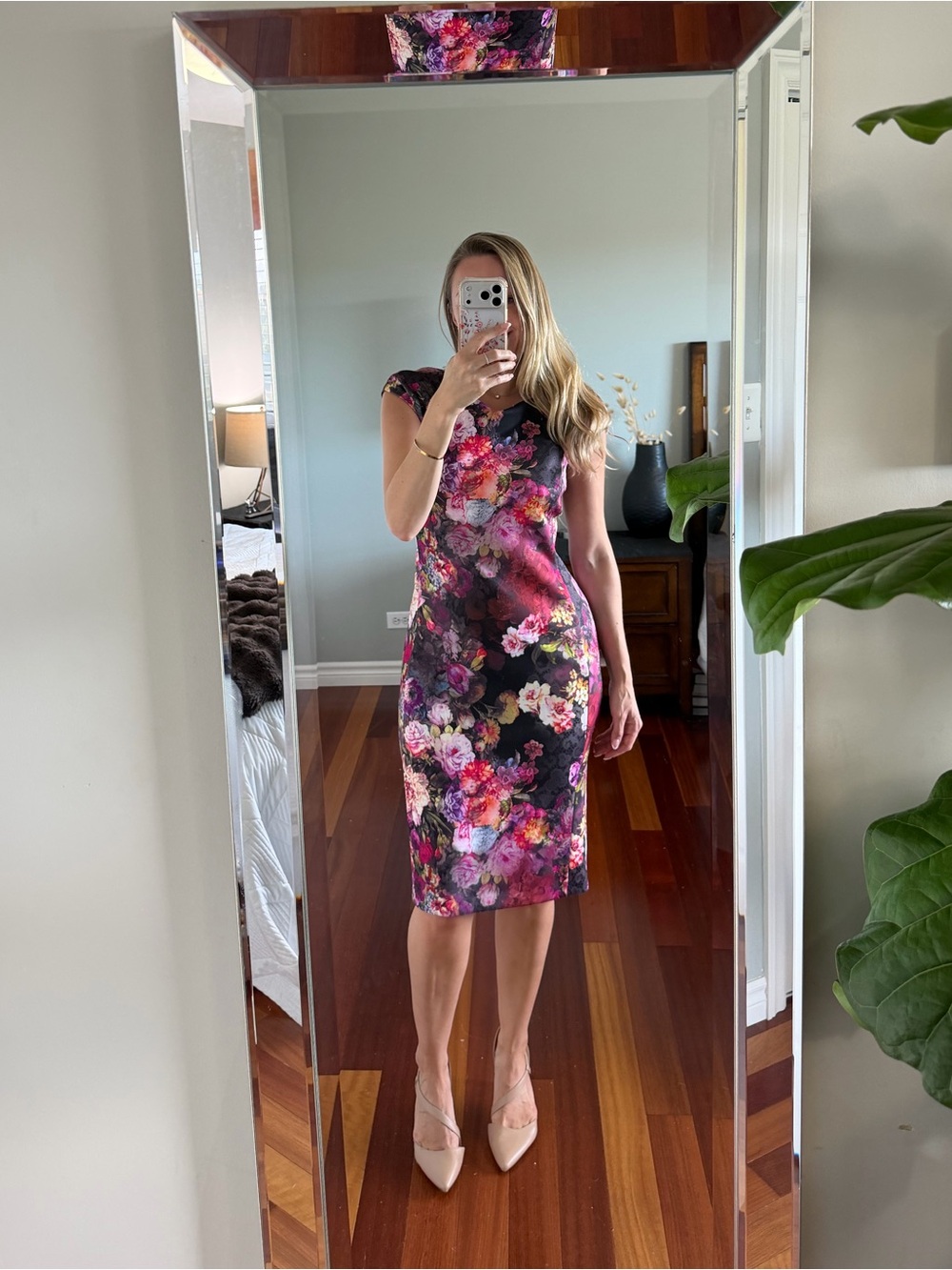 Spring Floral Cap Sleeve Midi Beiges by ECI Shift Dress Size 6
